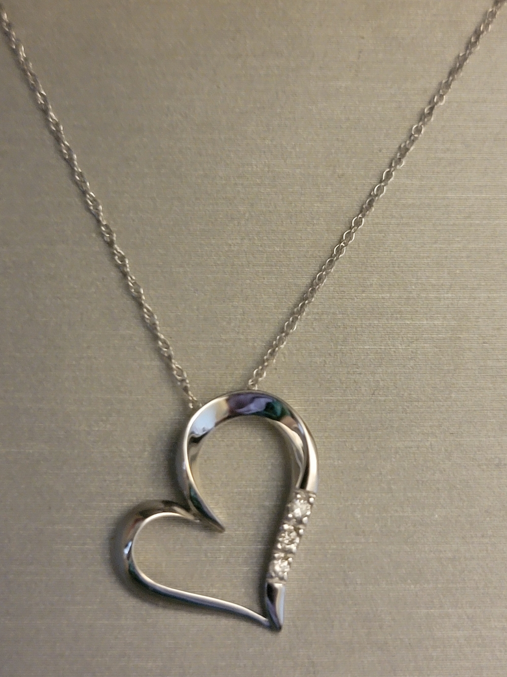 Zales 10k White Gold Diamond Heart Pendant Necklace